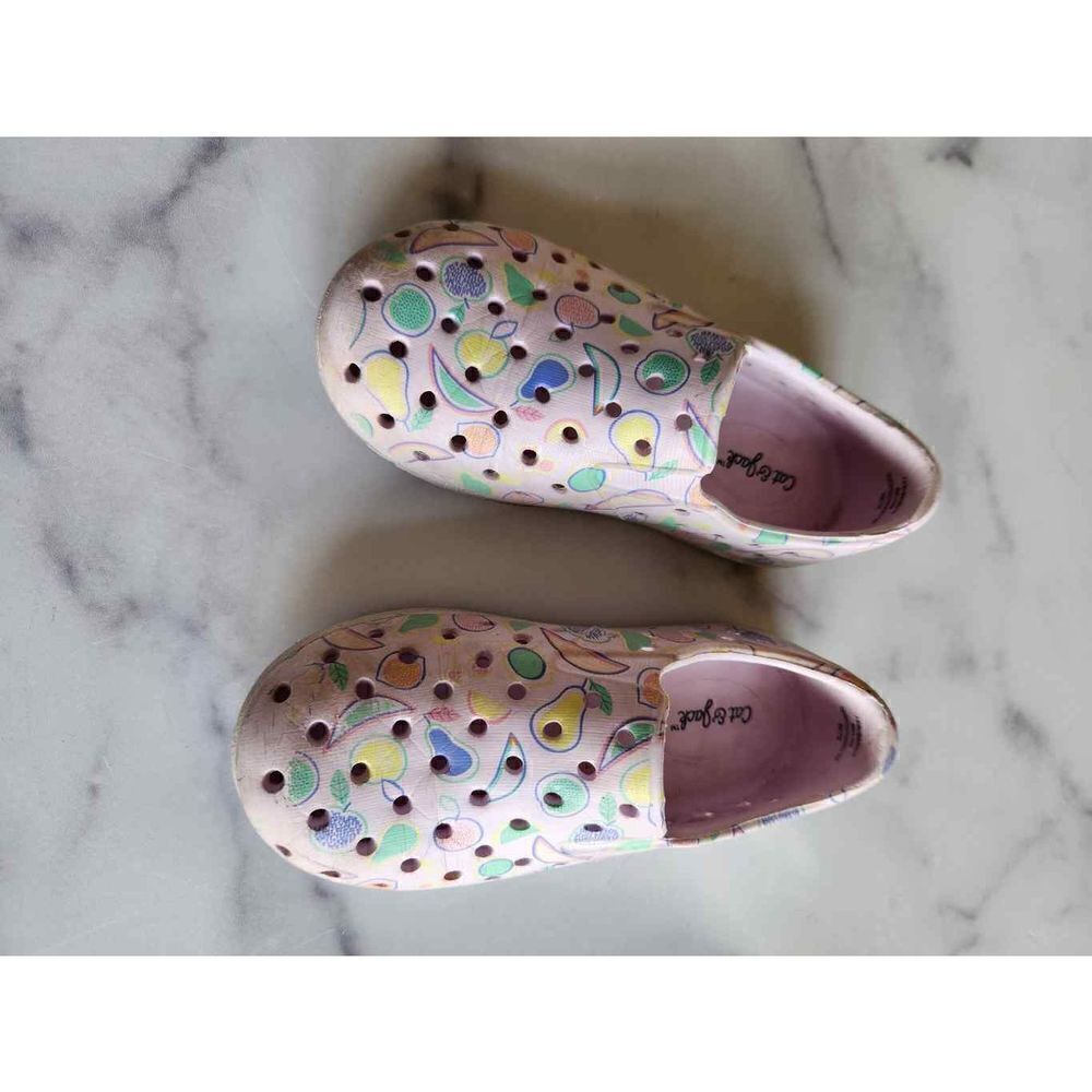 Cat & Jack girls size 8 slip on outdoor fruit pastel purple water shoes